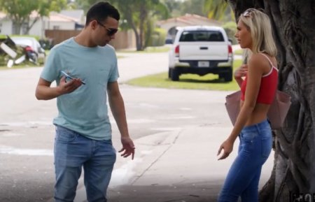 Увидела чемодан денег и ноги сами раздвинулись